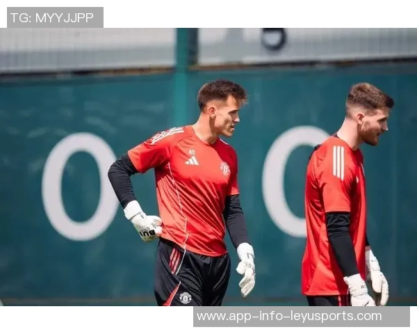 罗马诺透露奥纳纳明夏回归曼联但双方合作已结束