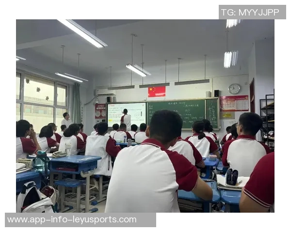 班主任的严厉背后藏着关爱与期望的真相 班主任的严厉背后藏着关爱与期望的真相