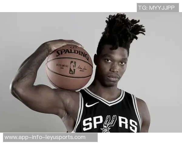 张佳玮点评马刺全场进攻乏力防守漏洞显露无遗 张佳玮点评马刺全场进攻乏力防守漏洞显露无遗