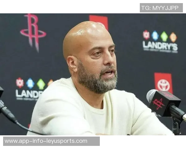 斯通表示当前买断市场缺乏大牌球员我们关注的目标尚未被买断 斯通表示当前买断市场缺乏大牌球员我们关注的目标尚未被买断