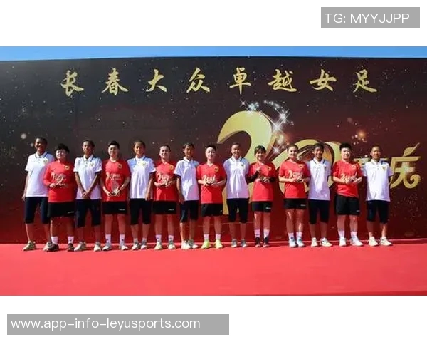 高桥花荣膺亚足联年度最佳女足球员展现卓越实力与风采 高桥花荣膺亚足联年度最佳女足球员展现卓越实力与风采