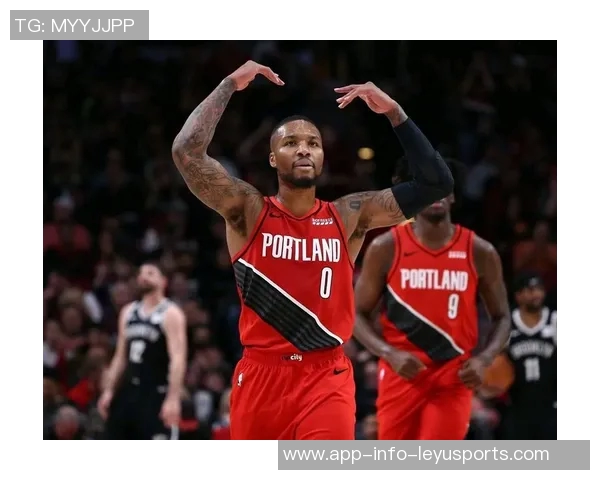 十年兄弟情深利拉德致敬CJ重聚时刻情感涌动难以自已 十年兄弟情深利拉德致敬CJ重聚时刻情感涌动难以自已